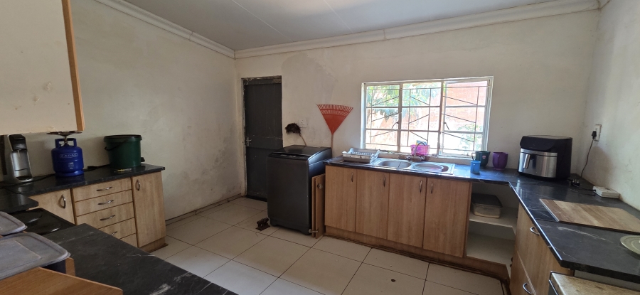4 Bedroom Property for Sale in Beaconsfield Northern Cape